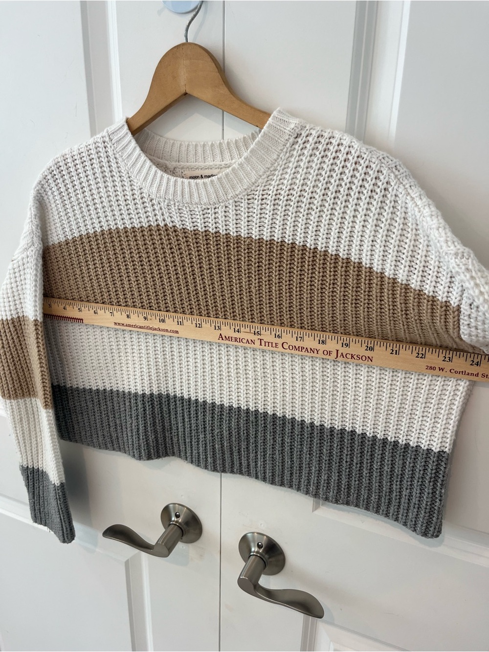 Moon & Madison women’s XS cropped wide striped crewneck sweater - Picture 7 of 7